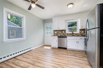 51 Elmwood Ave in Norwalk, CT - Building Photo - Building Photo