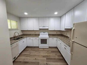 254 S Villas Ct in Tallahassee, FL - Building Photo - Building Photo