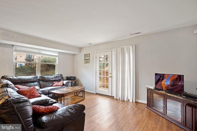 405 N Beauregard St in Alexandria, VA - Building Photo - Building Photo