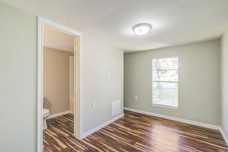 1809 W Sidnor St in Alvin, TX - Building Photo - Building Photo