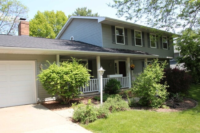 7618 Westchester Dr in Middleton, WI - Building Photo - Building Photo