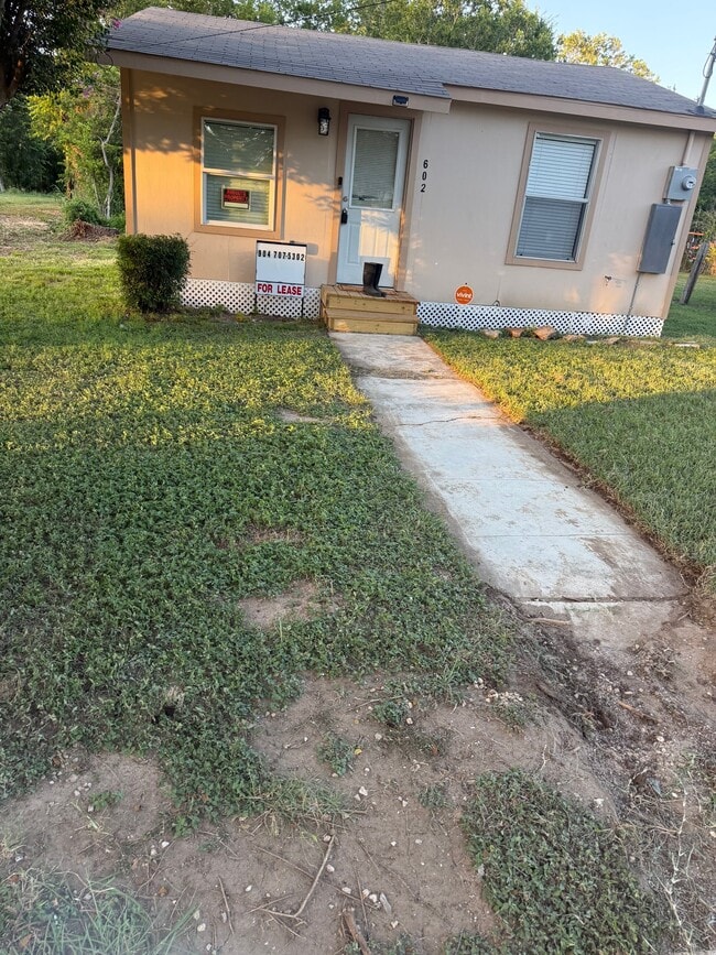 property at 602 N Shaw St