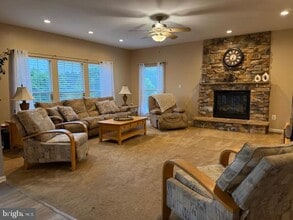 904 Cooks Bay Ct in Gambrills, MD - Building Photo - Building Photo