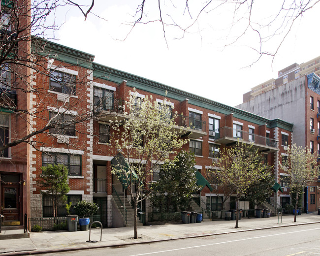 383-389 E Tenth St in New York, NY - Building Photo - Building Photo