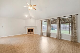 1019 Norfolk Dr in Pearland, TX - Building Photo - Building Photo