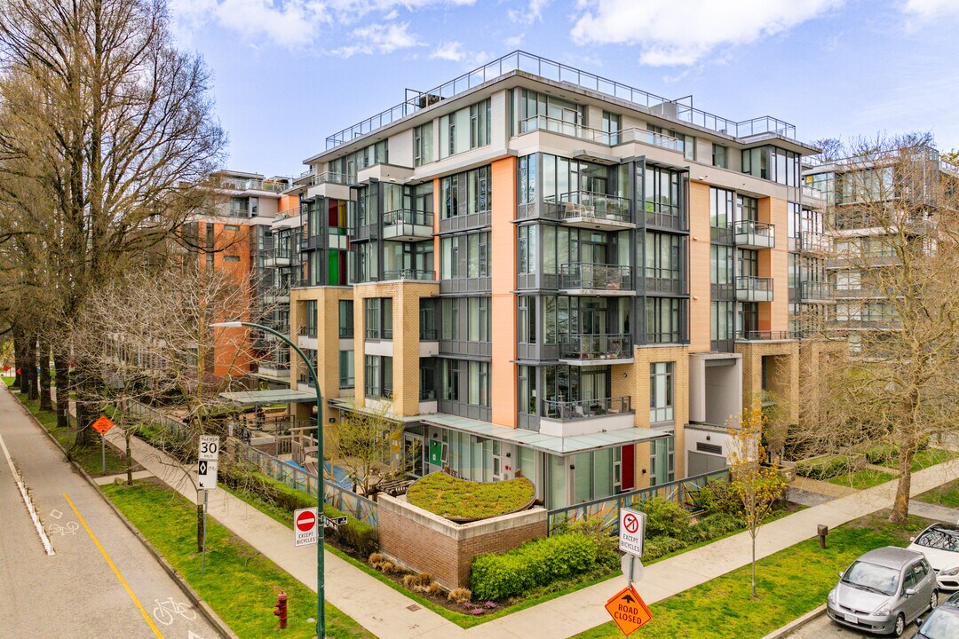 West 10th & Maple in Vancouver, BC - Building Photo