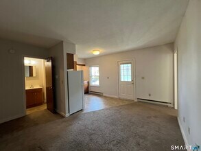 261 Broad St in Meriden, CT - Building Photo - Building Photo