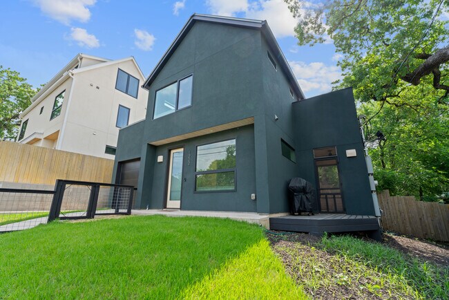 1202 Greenwood Ave in Austin, TX - Building Photo - Building Photo