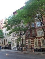 421 W 43rd St in New York, NY - Building Photo