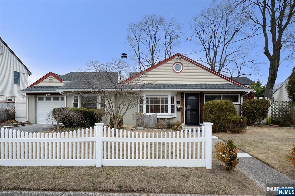 14 Meakin Ave in Rochelle Park, NJ - Building Photo