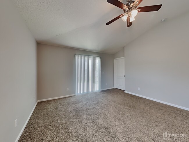 8675 Julia Marie Cir in Jacksonville, FL - Building Photo - Building Photo