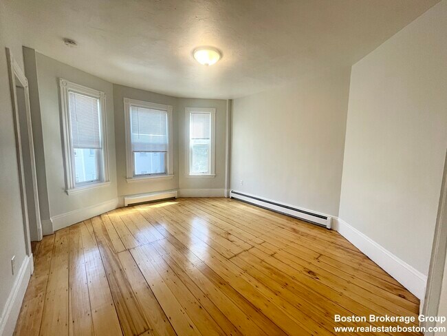 22 Howell St, Unit 3