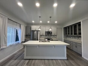 127 Arden Wy in Sacramento, CA - Building Photo - Building Photo