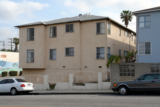 1100 Forest St in Inglewood, CA - Building Photo - Building Photo