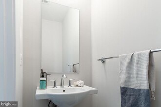 935 Sycamore Dr SE in Washington, DC - Building Photo - Building Photo