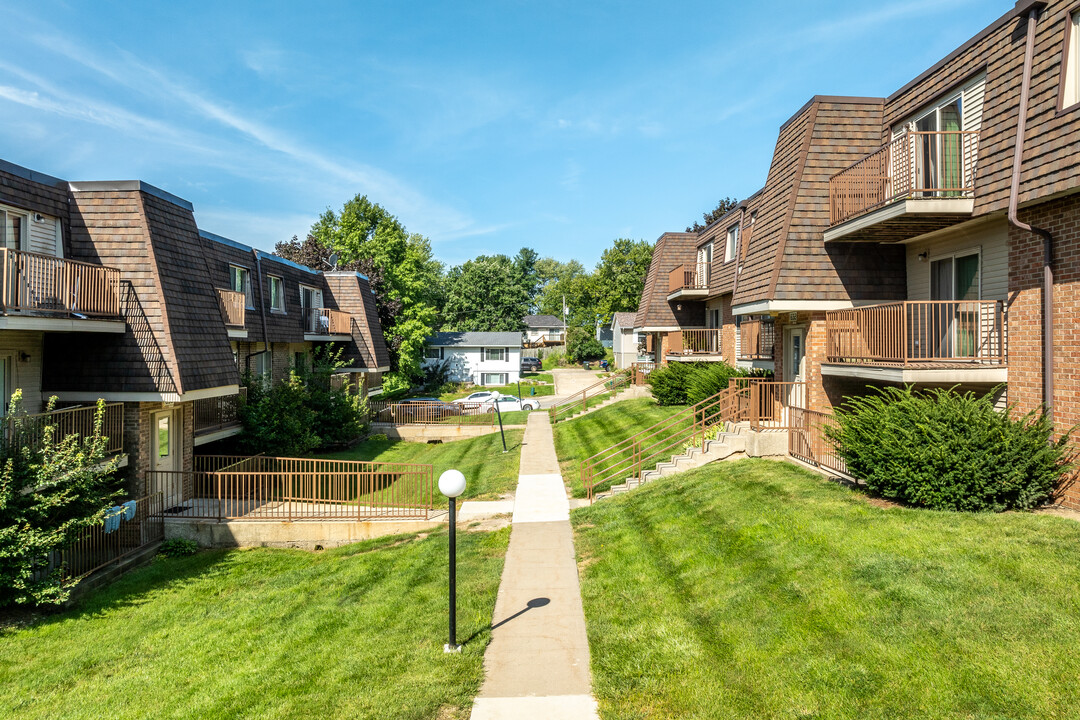 Westgate Villa in Iowa City, IA - Building Photo