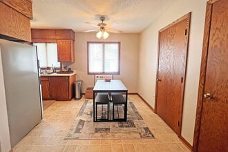 301 5th St S, Unit 4 in Cannon Falls, MN - Building Photo - Building Photo