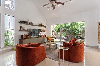 1022 Forest Home Dr in Houston, TX - Building Photo - Building Photo