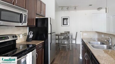 7373 Valley View Ln in Dallas, TX - Building Photo - Building Photo