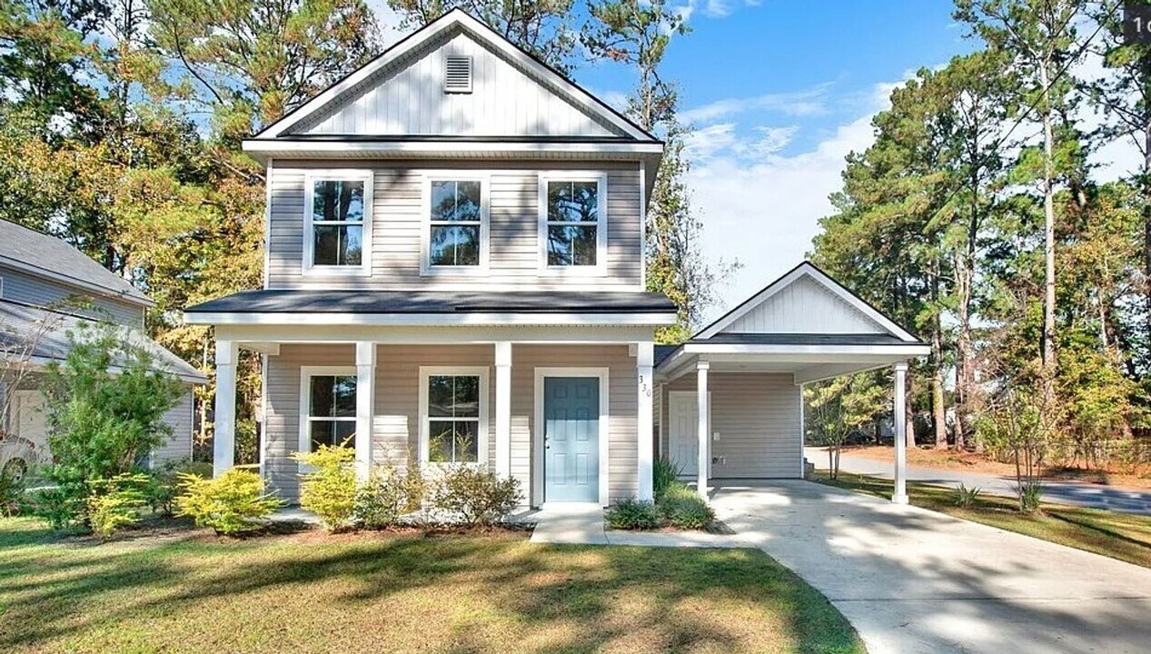 330 Carter St in Richmond Hill, GA - Building Photo