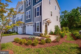 135 Wake Robin Ct in Front Royal, VA - Building Photo - Building Photo