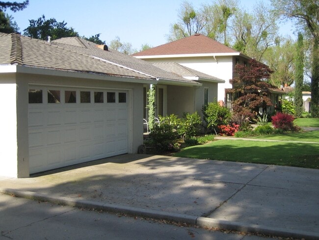 216 Helen Ave in Modesto, CA - Building Photo - Building Photo