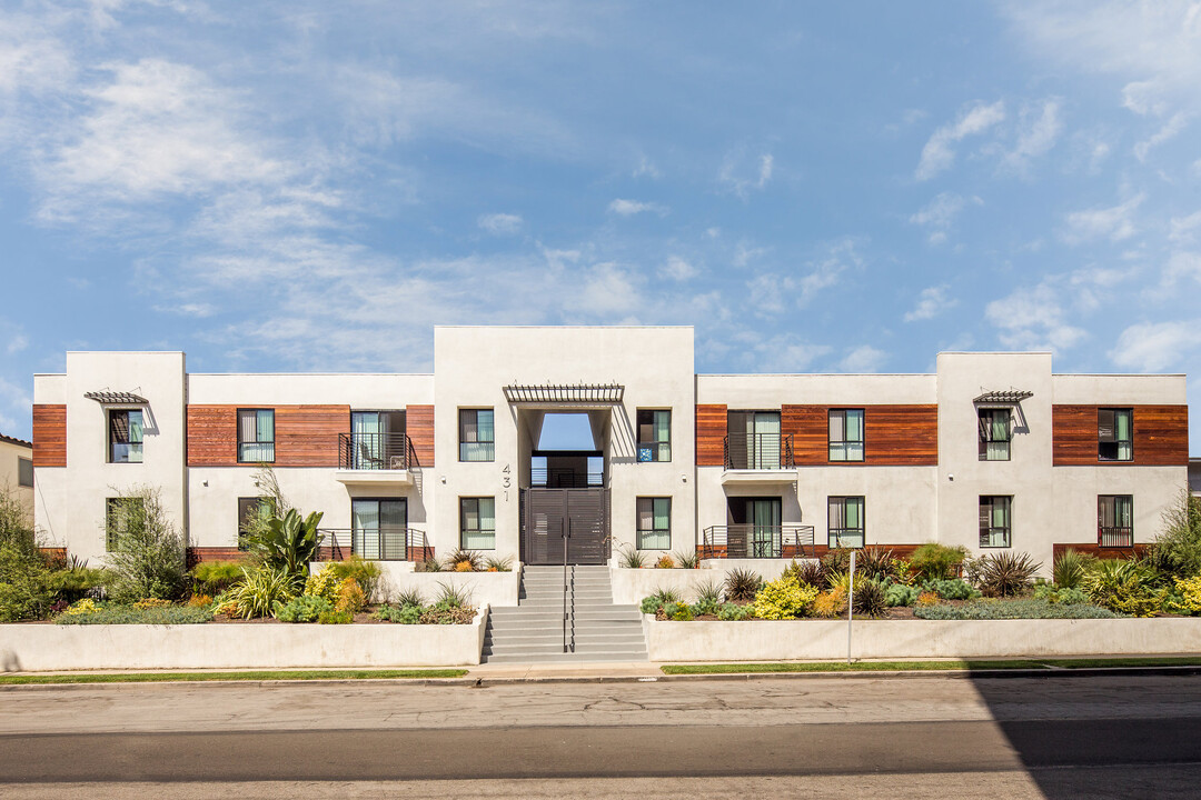 Pacific Apartment Homes on Indiana Street in El Segundo, CA - Building Photo