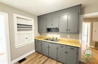 121A White Oak Dr in Greenville, SC - Building Photo - Building Photo