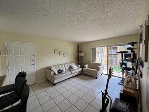15620 SW 80th St-Unit -H-207 in Miami, FL - Building Photo - Building Photo