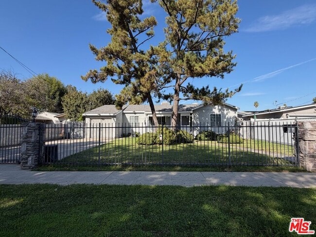 18649 Chase St in Los Angeles, CA - Building Photo - Building Photo