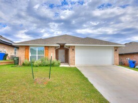 2323 Arcady Ave in Norman, OK - Building Photo