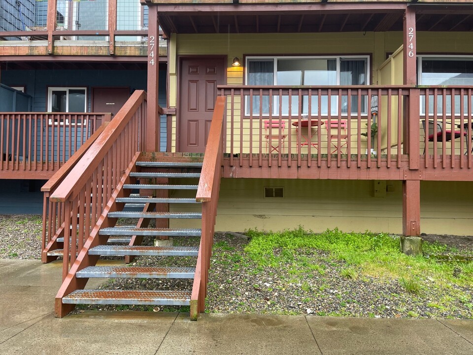 2744 Roger St in Juneau, AK - Building Photo