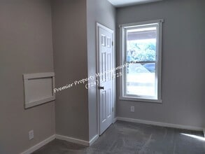6 W Sharp St in New Castle, PA - Foto de edificio - Building Photo