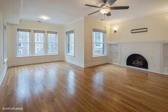 718 W Bittersweet Pl in Chicago, IL - Building Photo - Building Photo