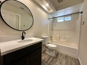 16716 Kayuga St in Victorville, CA - Foto de edificio - Building Photo