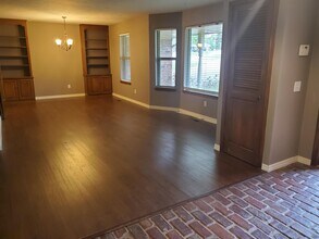 912 E 10th St in Edmond, OK - Building Photo - Building Photo