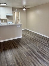Park Yale Senior Apartments in Hemet, CA - Foto de edificio - Building Photo