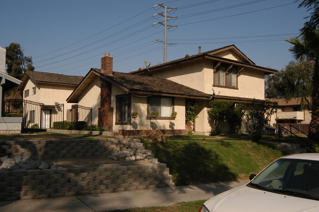 1649 E Fairfield Ct in Ontario, CA - Building Photo