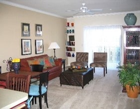 Highland Luxury Living in Lewisville, TX - Foto de edificio - Interior Photo