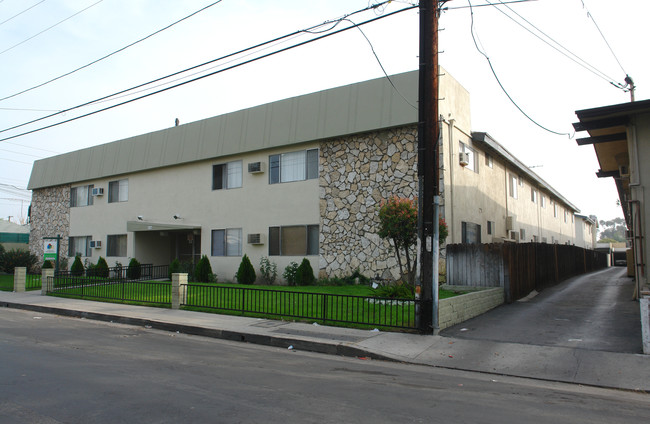 Redstone Apartments in North Hollywood, CA - Building Photo - Building Photo