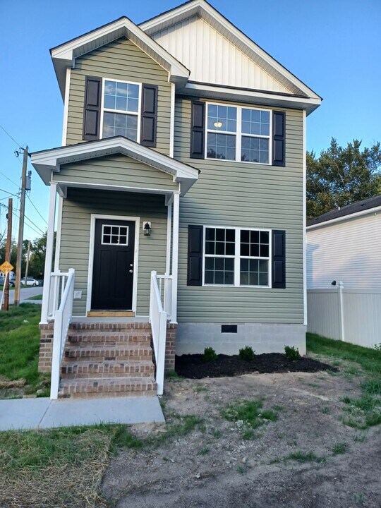 422 La Salle Ave in Hampton, VA - Building Photo
