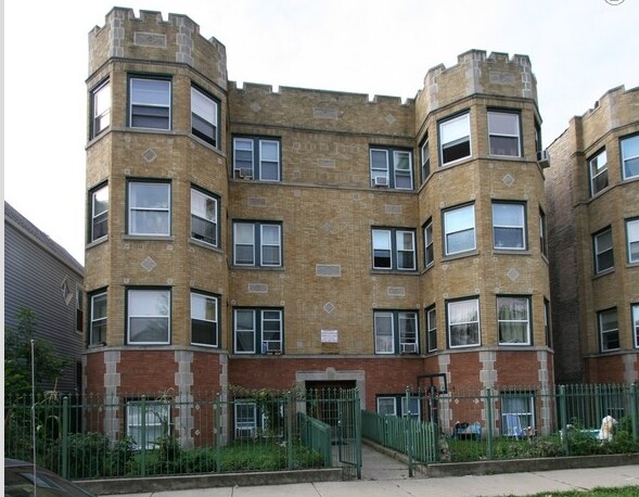 3513-3515 W Medill Ave in Chicago, IL - Foto de edificio