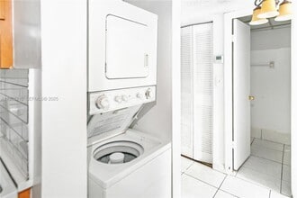 10000 NW 80th Ct, Unit 2162 in Miami Lakes, FL - Building Photo - Building Photo