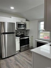 256 N Wellwood Ave in Lindenhurst, NY - Building Photo - Building Photo