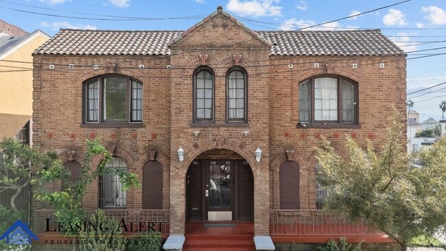 property at 108 S Cummings St