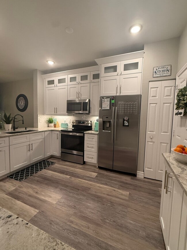 3636 Pine Oak Cir in Ft. Myers, FL - Building Photo - Building Photo