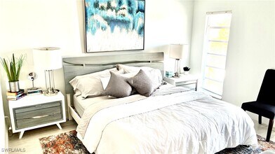 2 High Point Cir W in Naples, FL - Building Photo - Building Photo