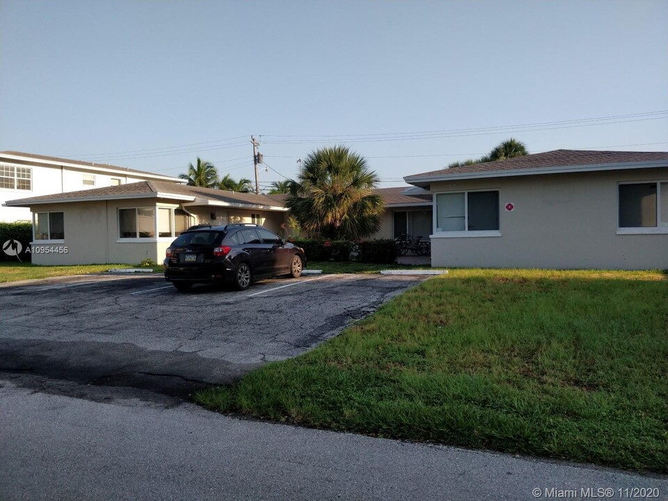 2859 NE 30th St-Unit -1 in Fort Lauderdale, FL - Building Photo