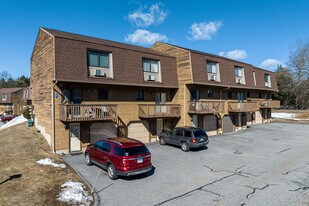Tyler Ridge Estates in Bristol, CT - Building Photo