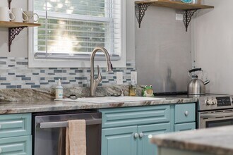 347 Seabreeze Dr in Murrells Inlet, SC - Foto de edificio - Building Photo